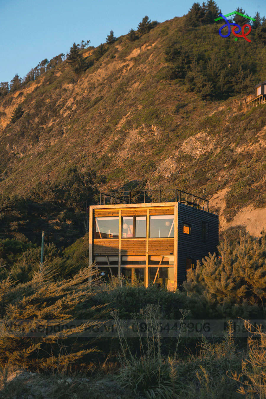 Thiết kế nhà nghỉ 2 tầng 1 mái ở Chile