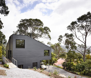 Thiết kế nhà nghỉ cuối tuần “lộn ngược” ở Australia