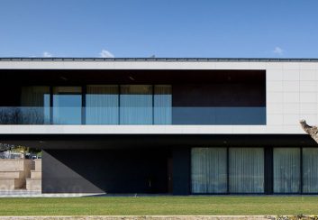 Thiết kế biệt thự 2 tầng đơn giản ở Bồ Đào Nha